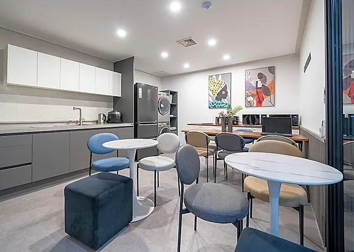 Dongdaemun History And Culture Park Station Stay-in 2*