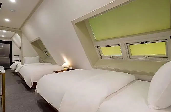 Dongdaemun History And Culture Park Station Stay-in Seúl